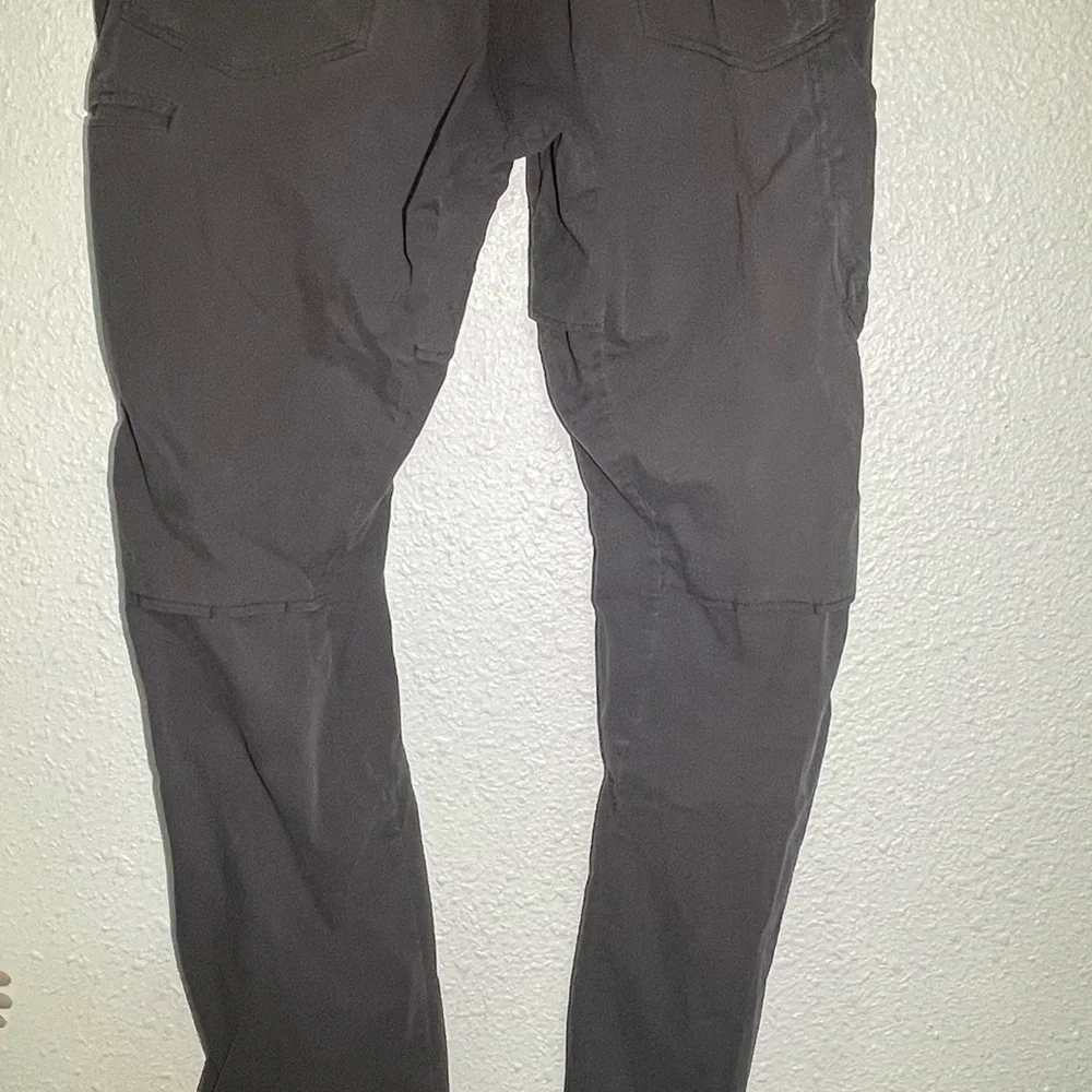KuHL Men's gray konfidant air pant size “40X32”